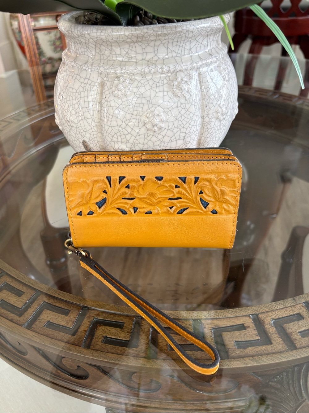 🧡🧡PATRICIA NASH TOOLED LEATHER MANGO COLORED CUTOUT WRISTLET/WALLET!🧡🧡